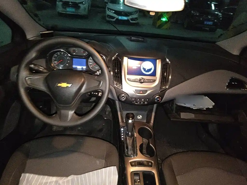 Chevrolet Cruze 2017 1.5L Automatic Pioneer Sunroof фото 5