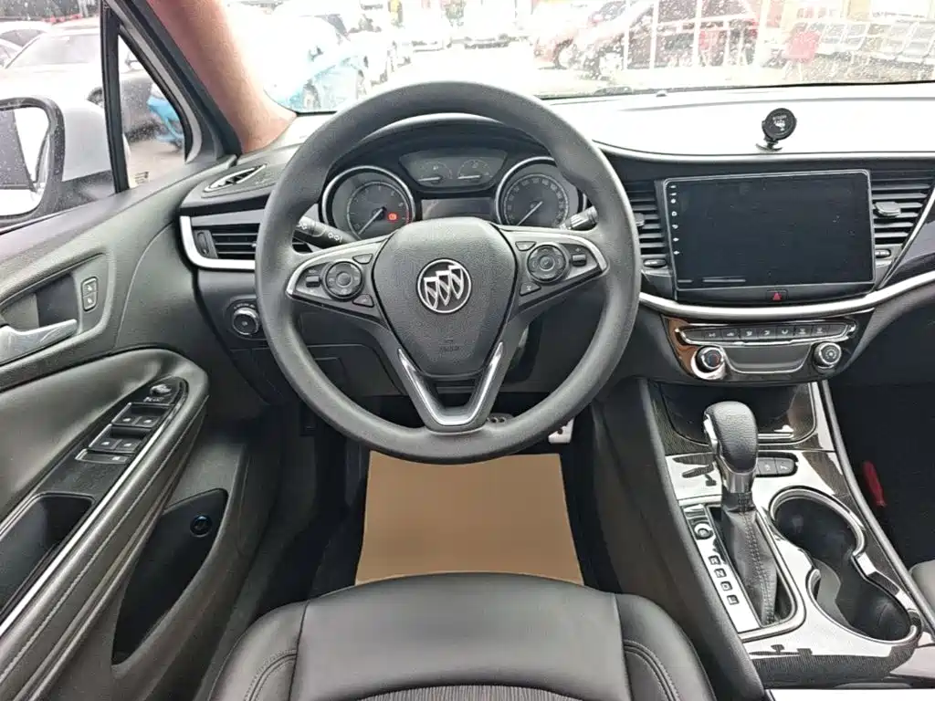 Photo 11 - Buick Verano