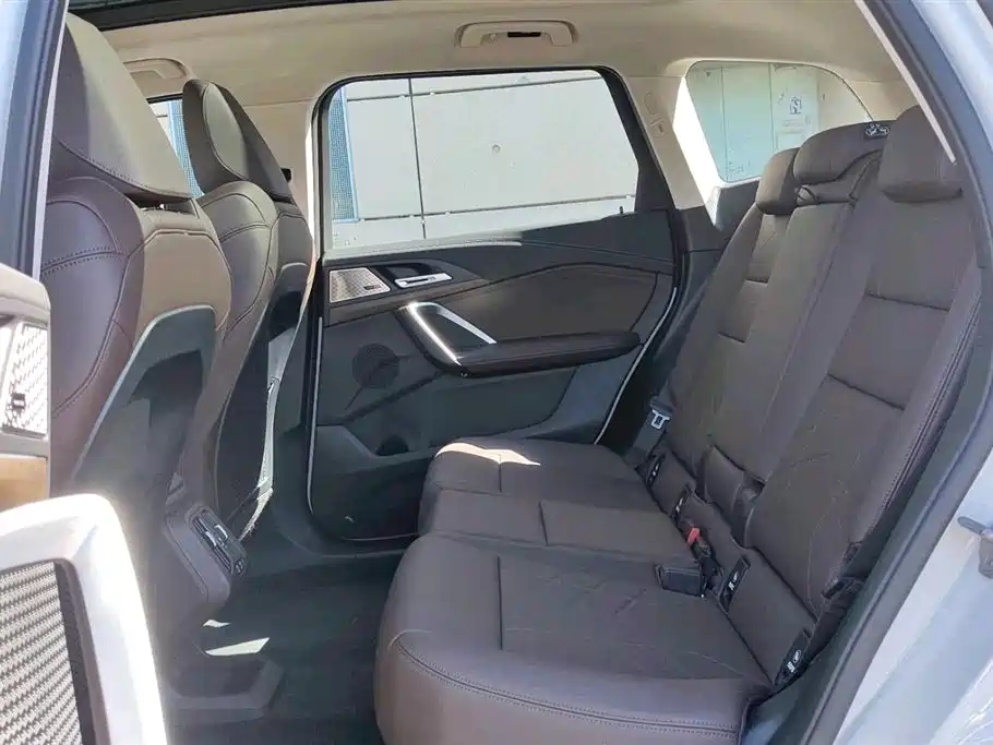 BMW iX1 2023 xDrive30L X Design Package фото 12