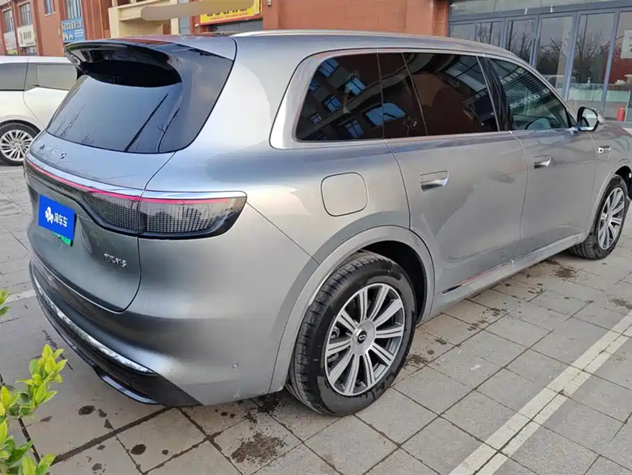AITO Wenjie AITO M8 2025 Range Extender Max+ Edition 53.4kWh 5-seater фото 3