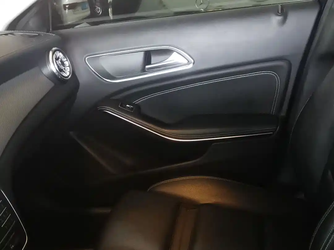 Mercedes-Benz GLA 2016 GLA 200 Dynamic фото 15