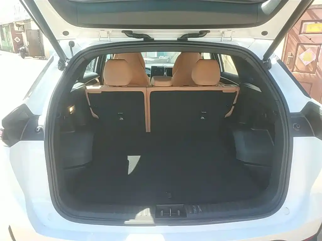 Geely Galaxy Galaxy L7 2025 EM-i 115km Explorer+ Edition фото 19