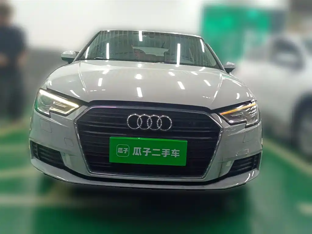 Audi A3 2017 Sportback 35 TFSI Progressive фото 2