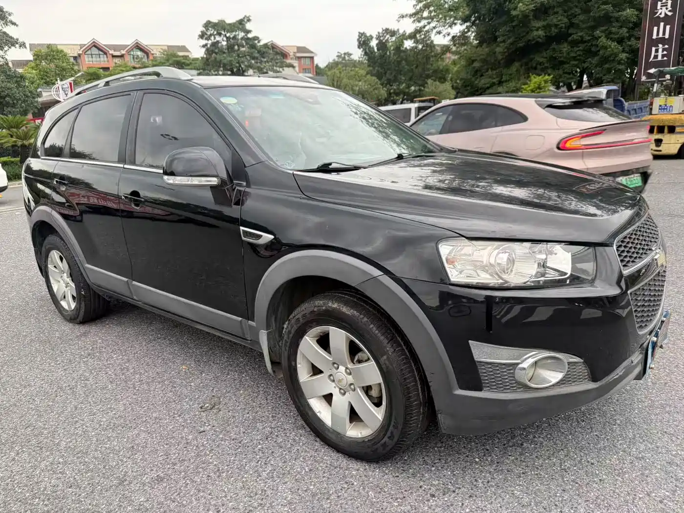 Photo 3 - Chevrolet Captiva
