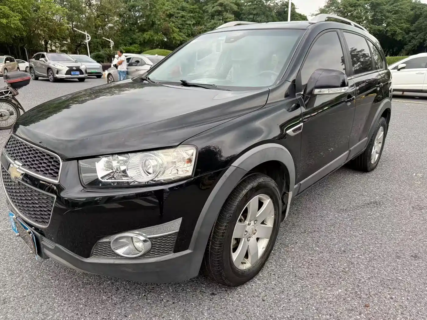 Photo 1 - Chevrolet Captiva