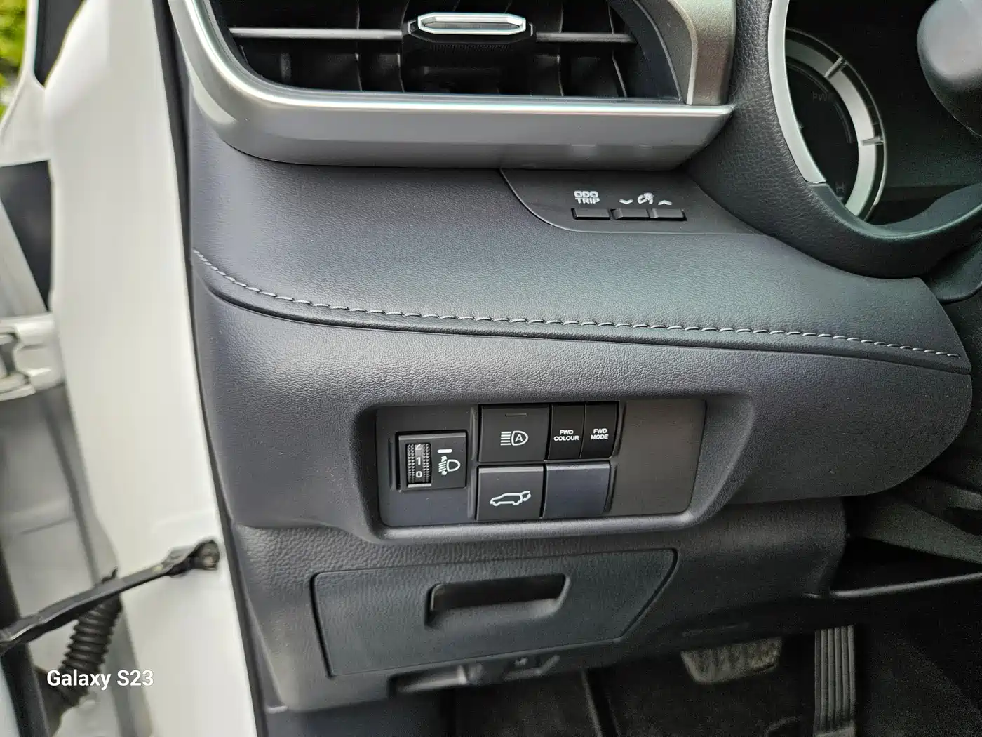 Toyota Highlander 2022 Dual Engine 2.5L 2WD Premium 7-Seater фото 9