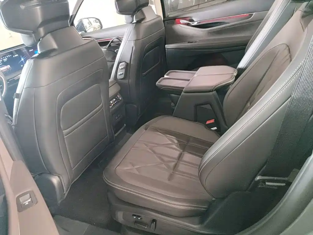Ford Edge 2025 2026 Edge L 2.0T EcoBoost E Hybrid AWD 7-Seat Premium