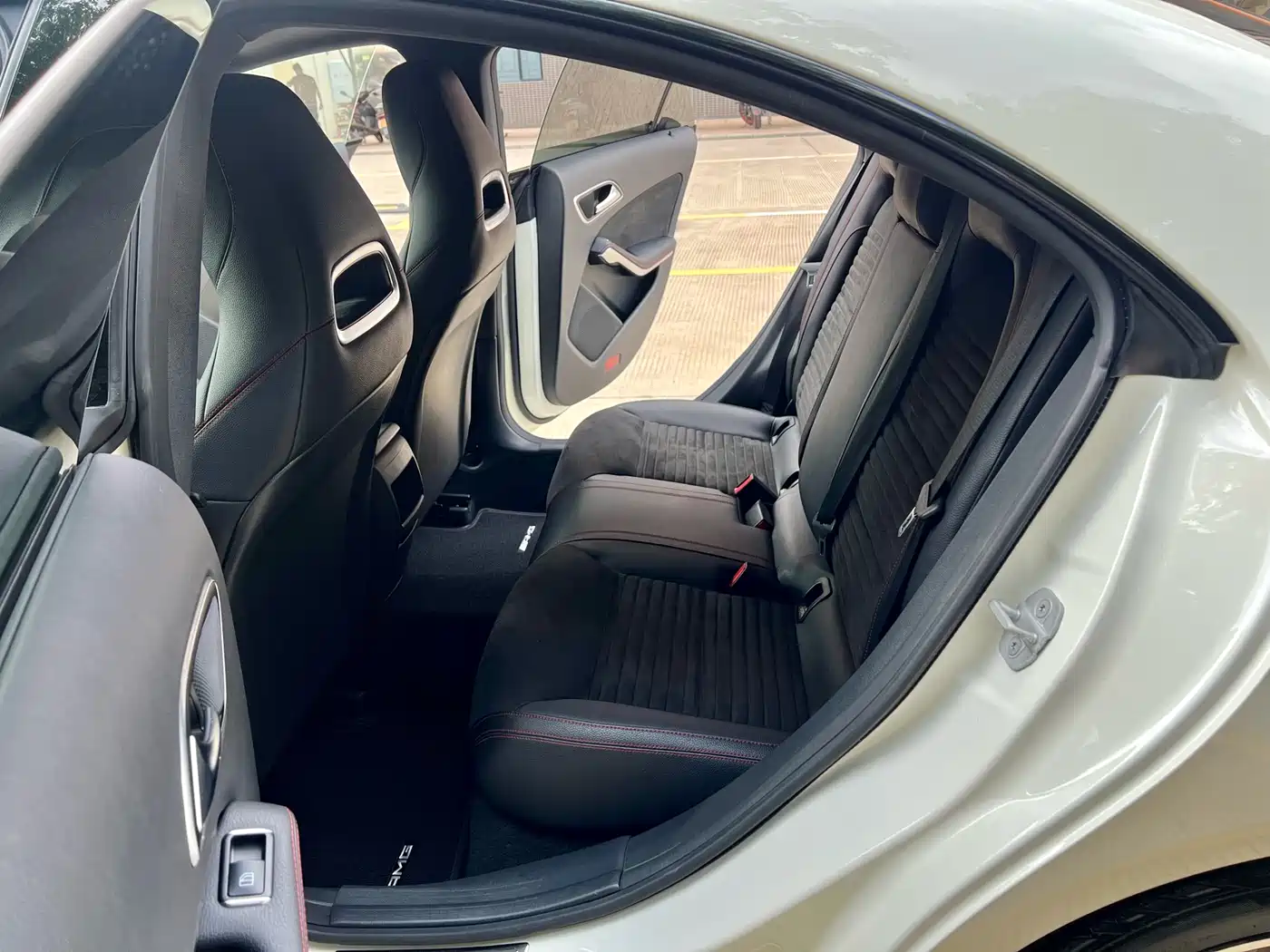 Mercedes-Benz CLA (Import) 2017 CLA 220 4MATIC фото 7