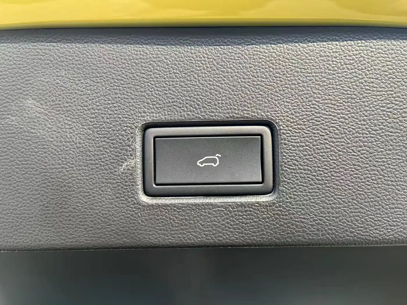 VOLKSWAGEN T ROC EXPLORING SONGS