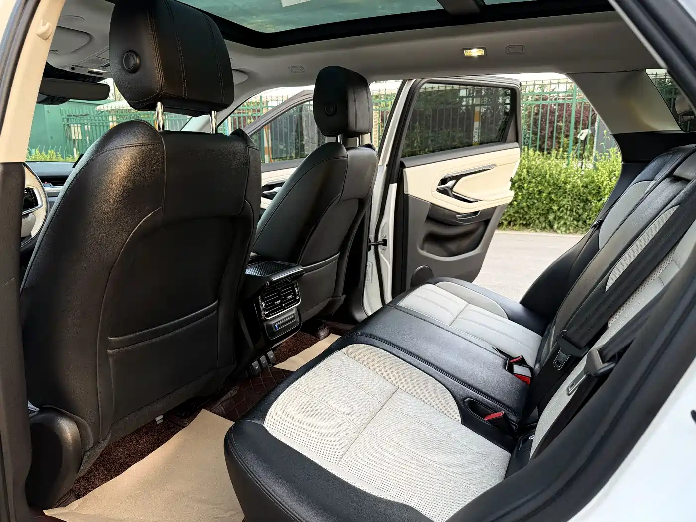 Land Rover Range Rover Evoque 2021 Range Rover Evoque L 249PS R-Dynamic S Performance Edition фото 12