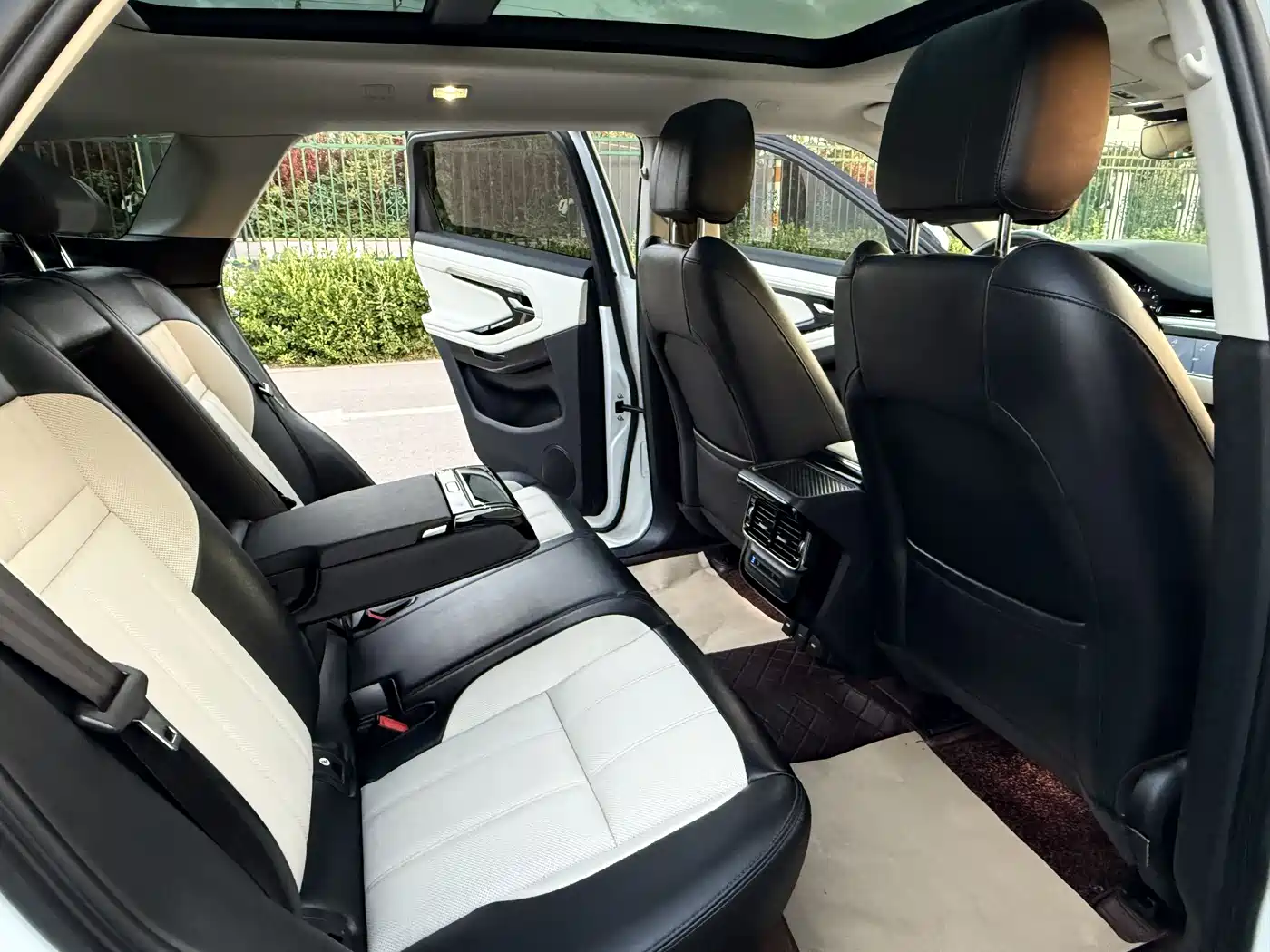 Land Rover Range Rover Evoque 2021 Range Rover Evoque L 249PS R-Dynamic S Performance Edition фото 14