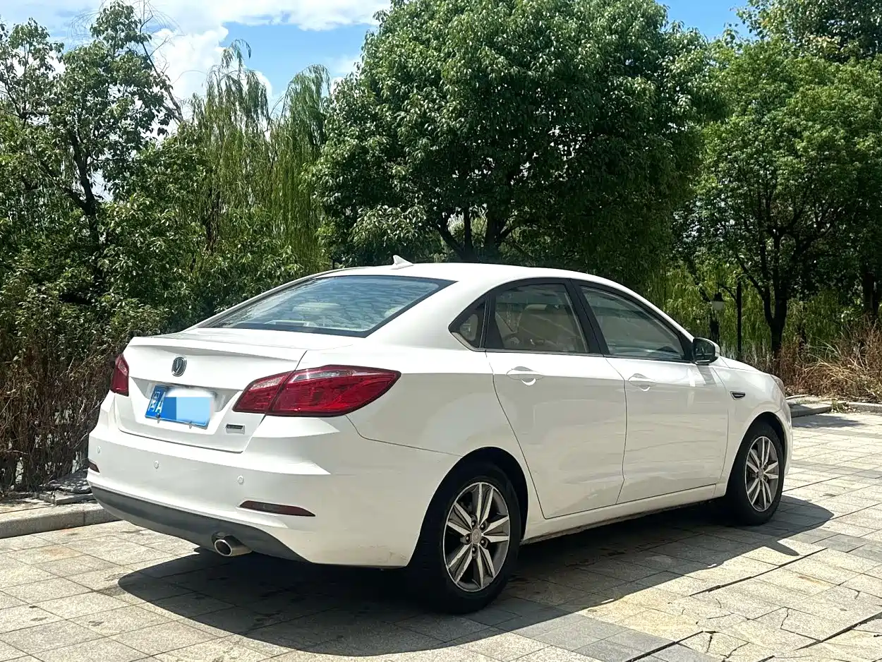Photo 9 - Changan Eado