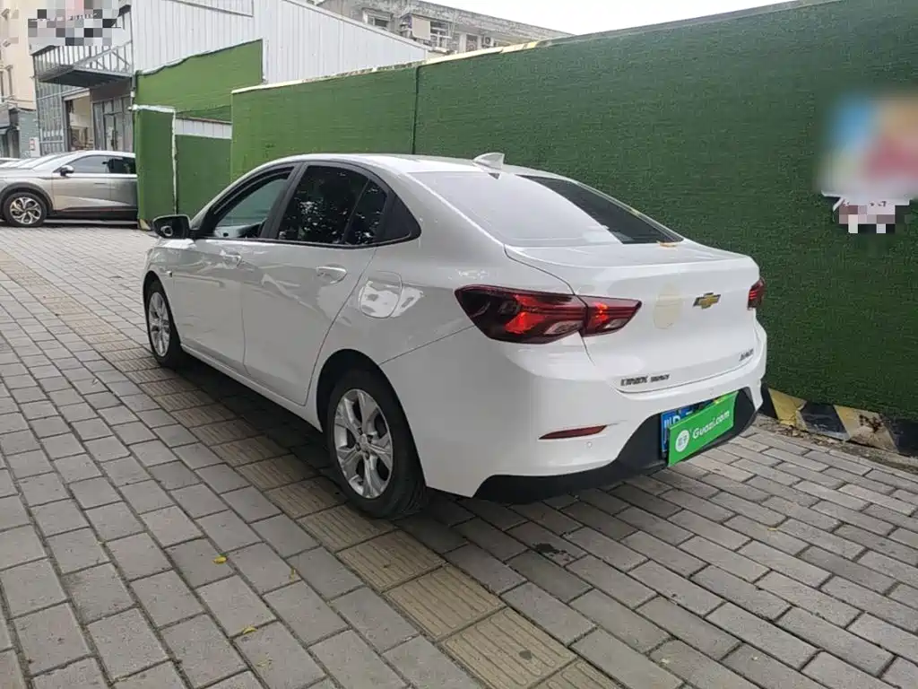 Photo 5 - Chevrolet Cavalier