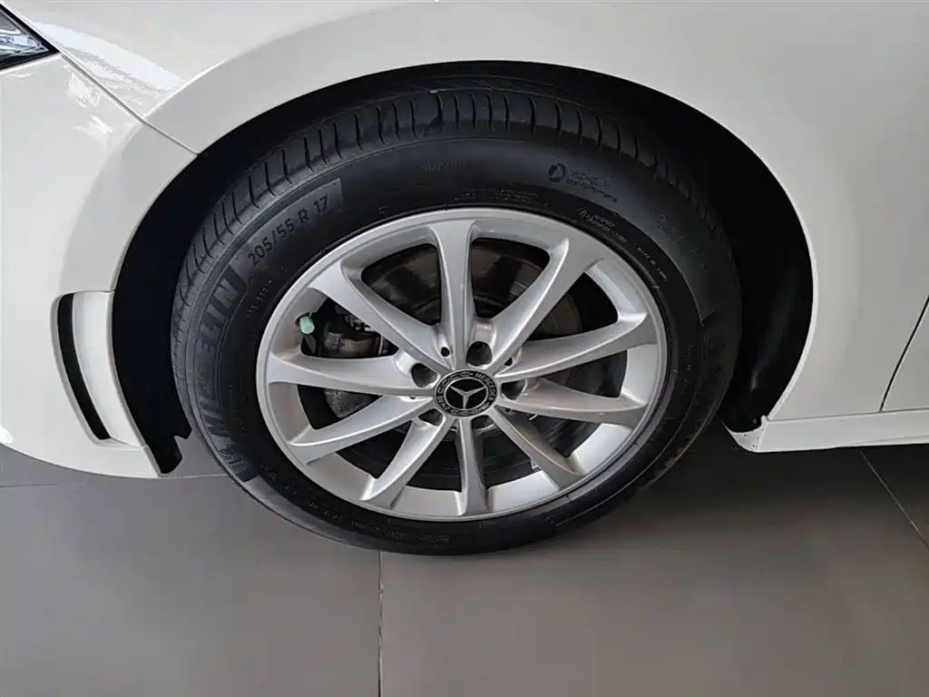 Mercedes-Benz A-Class 2021 A 200 L Sport Sedan Fashion Edition фото 23