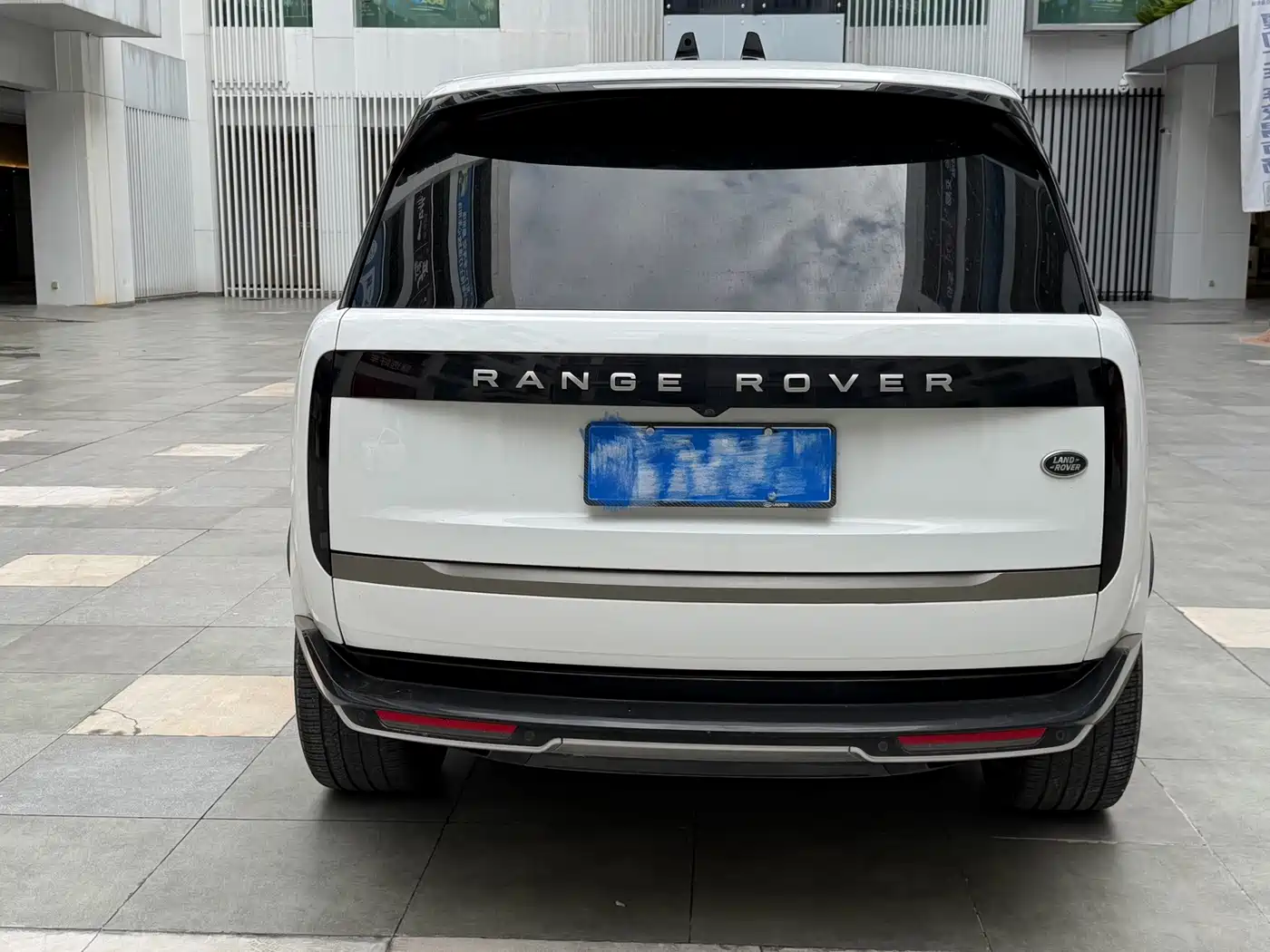 Land Rover Range Rover 2024 2024 3.0 L6 400PS Golden Age Extended 7-Seater