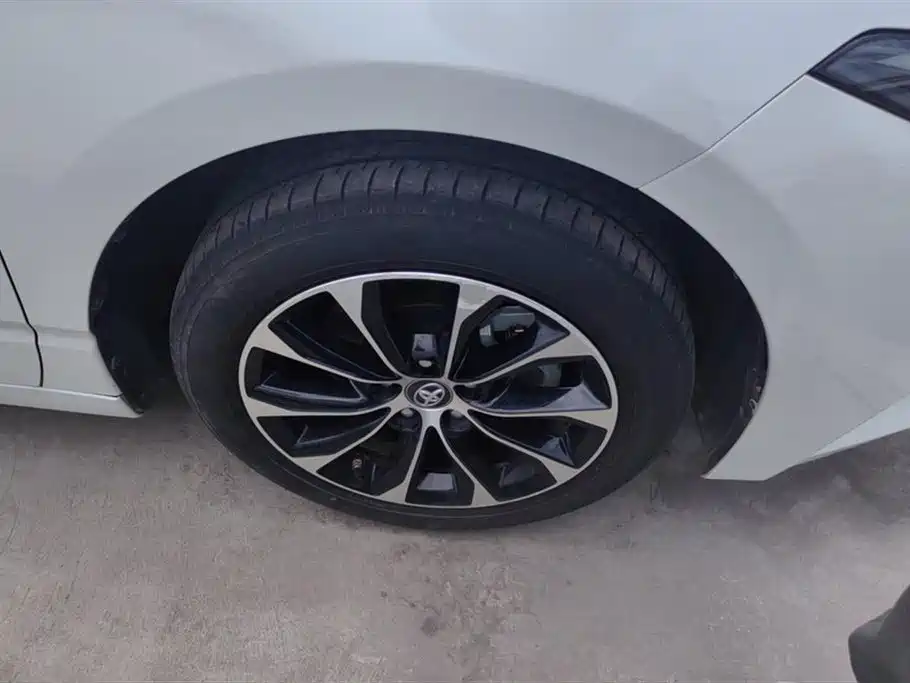 Toyota Avalon 2023 2.0L Premium Selection фото 6