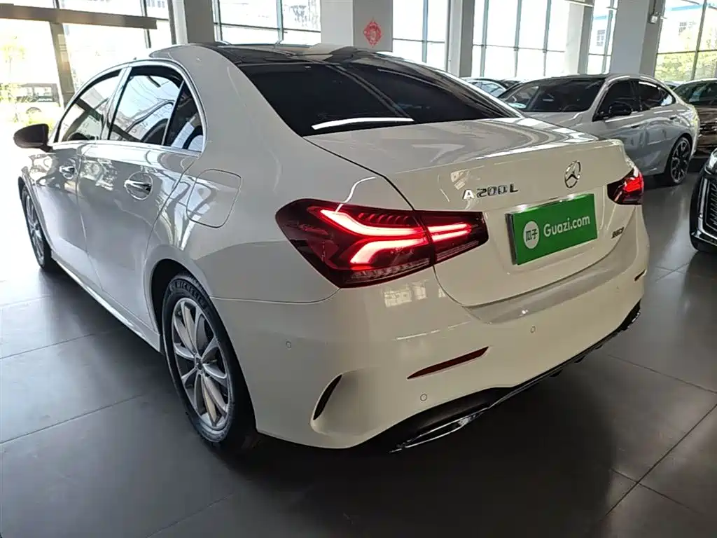 Mercedes-Benz A-Class 2021 A 200 L Sport Sedan Fashion Edition фото 5