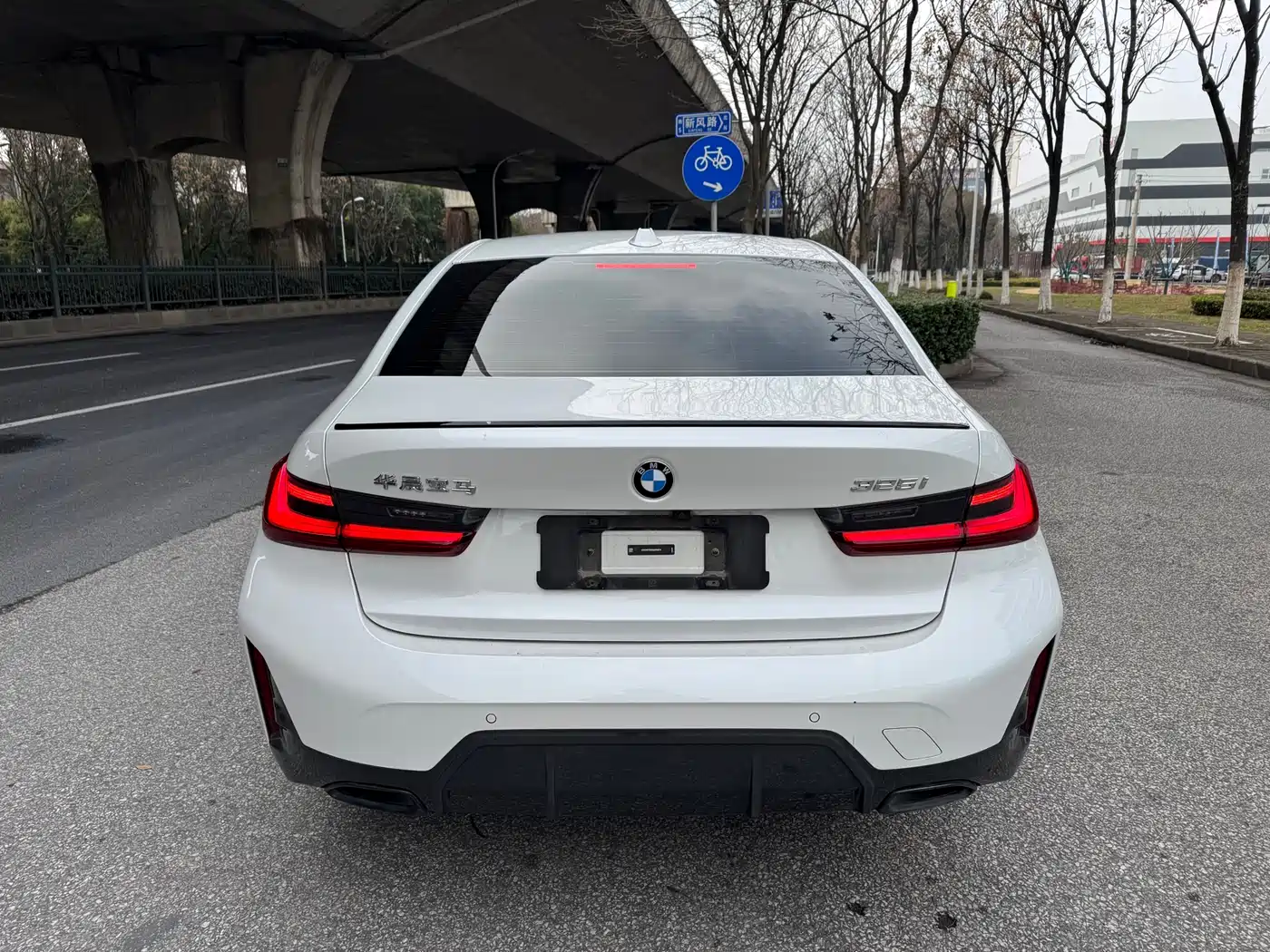 BMW 3 Series 2024 325i M Sport Shadowline Package фото 14