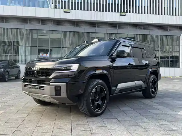  Fang Cheng Bao Leopard 8 2025 Zhiyong Flagship 7-Seater