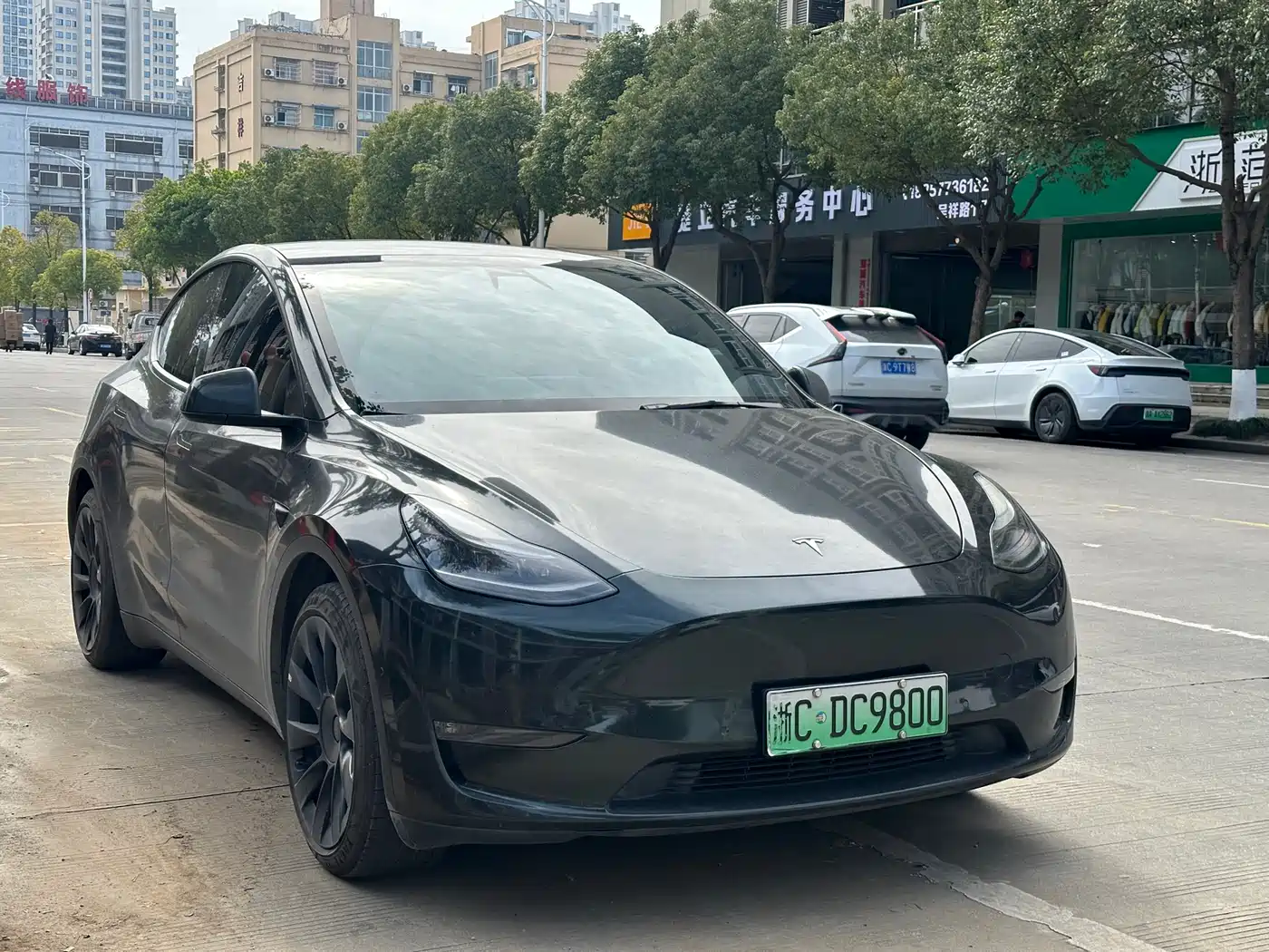 TESLA MODEL Y