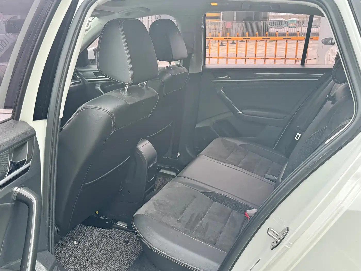 Volkswagen C-TREK 2018 1.5L Automatic Luxury фото 9