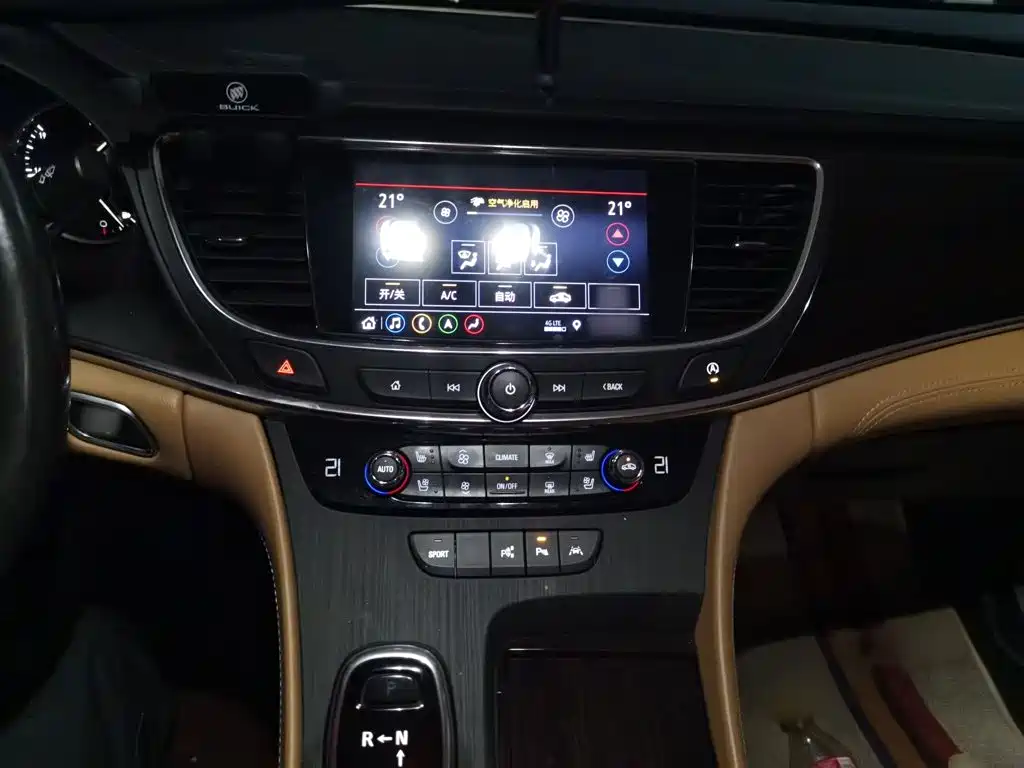 Photo 6 - Buick LaCrosse