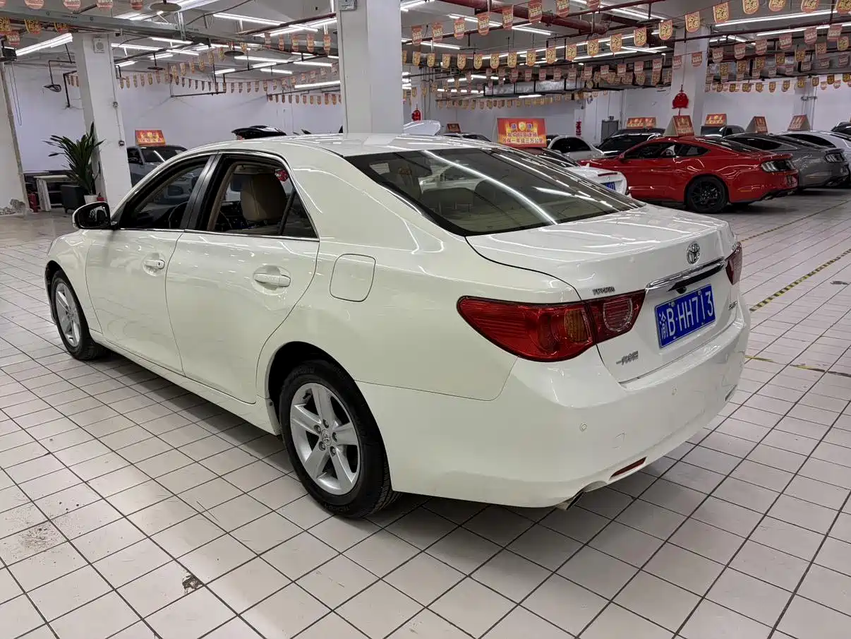 Toyota Reiz 2010 2.5V Elegance Elite Edition фото 7