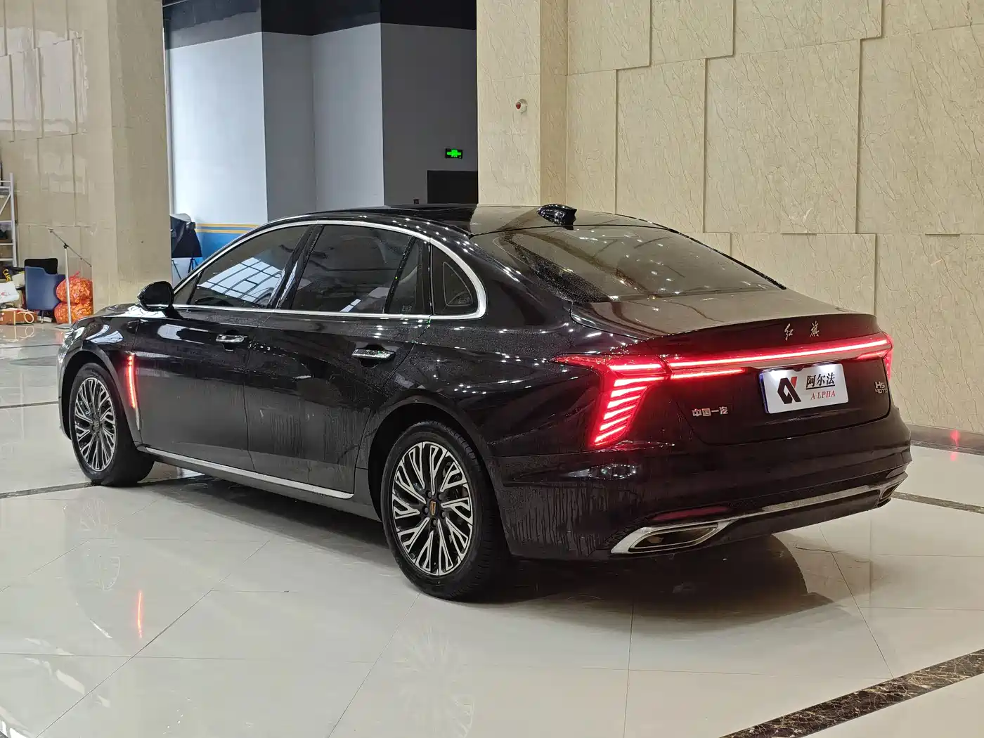 Hongqi H5 2024 2.0T Automatic Smart Connect Flag Smooth Edition фото 4