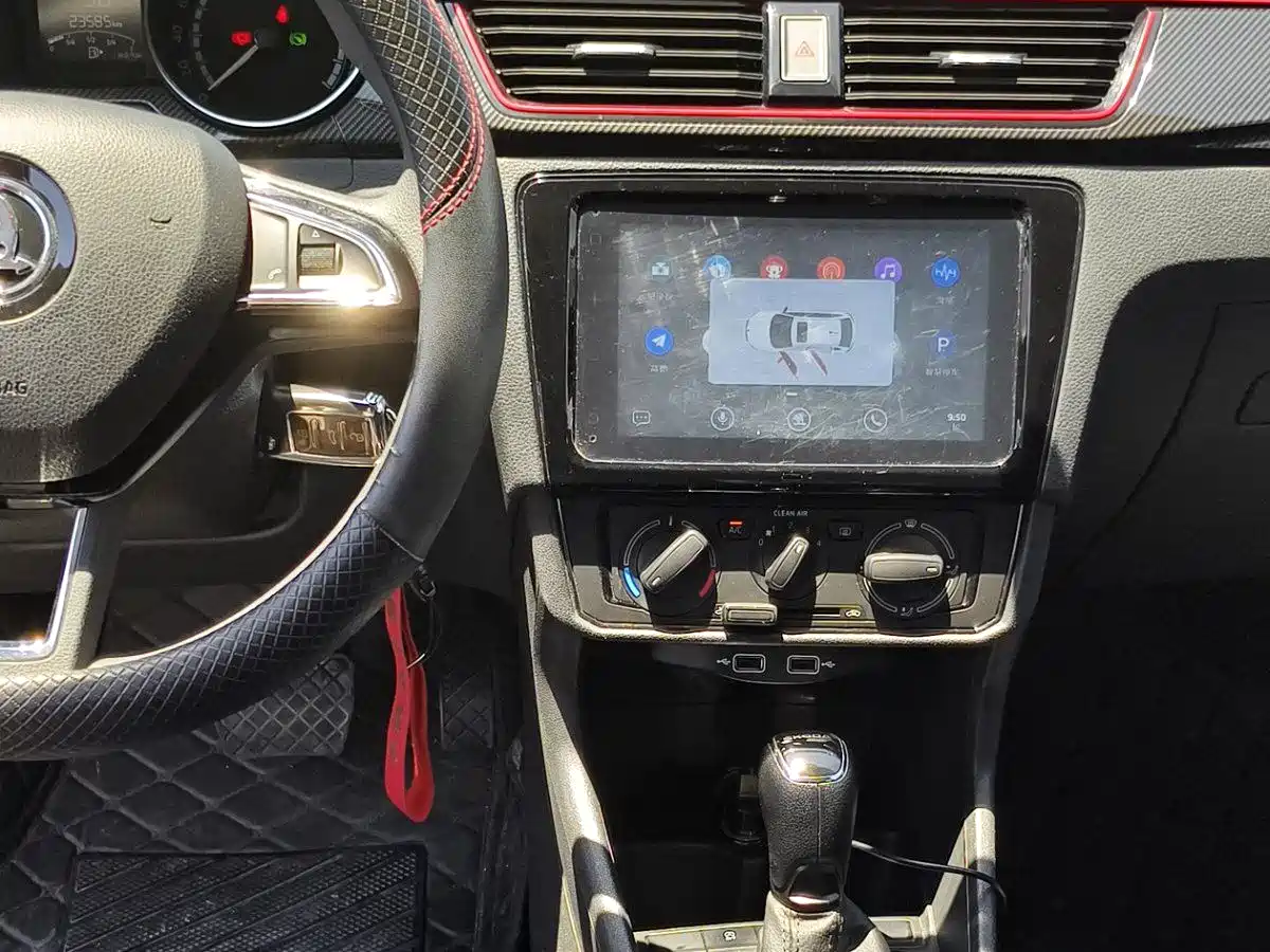 Škoda Skoda Rapid Spaceback 2020 1.5L Auto Standard фото 10