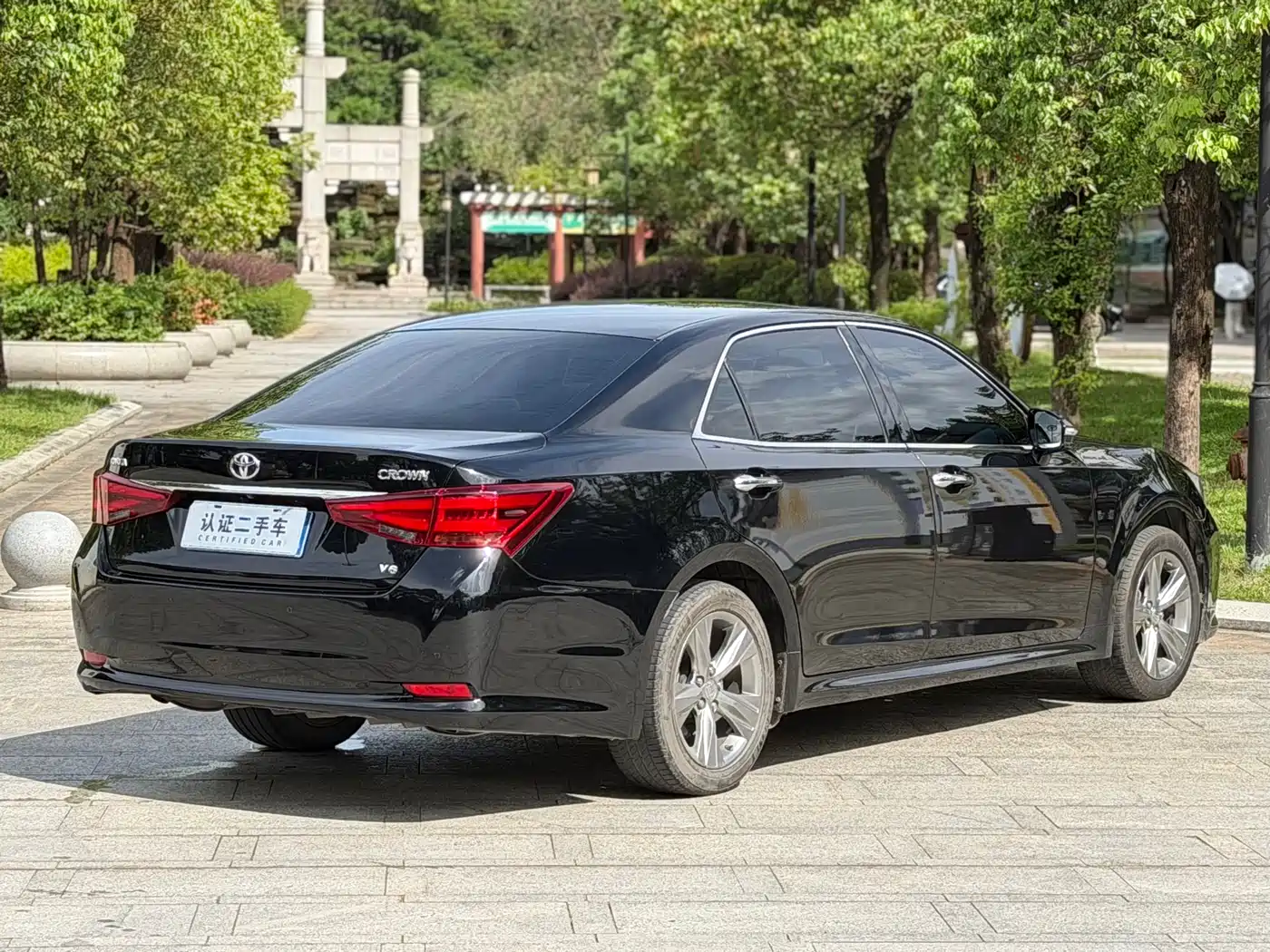Photo 3 - Toyota Crown
