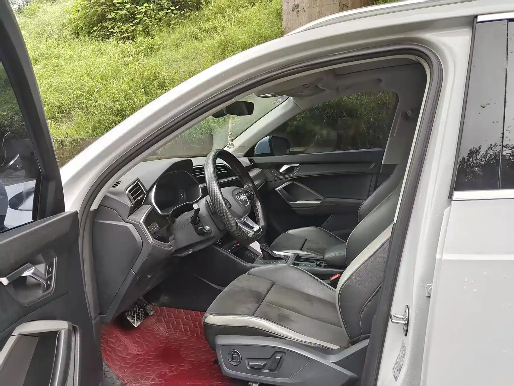 Photo 6 - Audi Q3