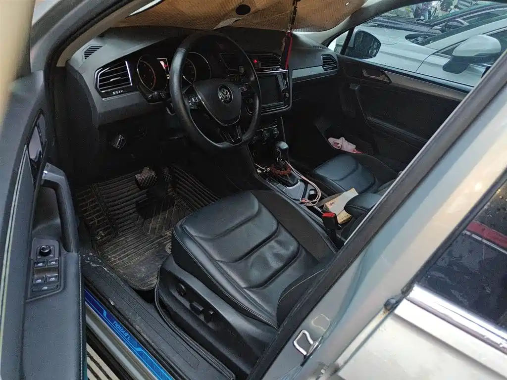 Volkswagen Tiguan L 2018 330TSI Automatic 2WD Luxury Edition фото 16