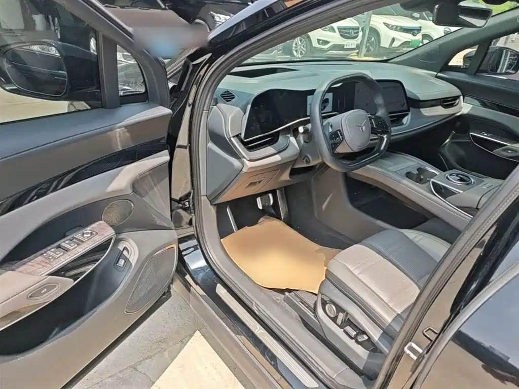 Hongqi Tian Gong 08 2025 680 Ultra AWD фото 12