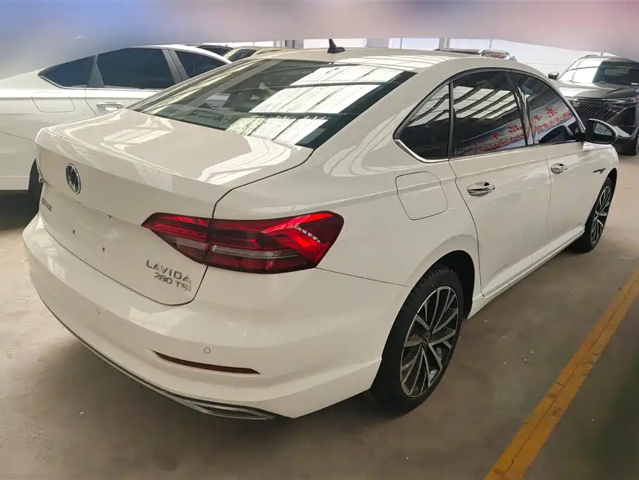 Volkswagen Lavida 2019 280TSI DSG Luxury Edition China VI фото 3