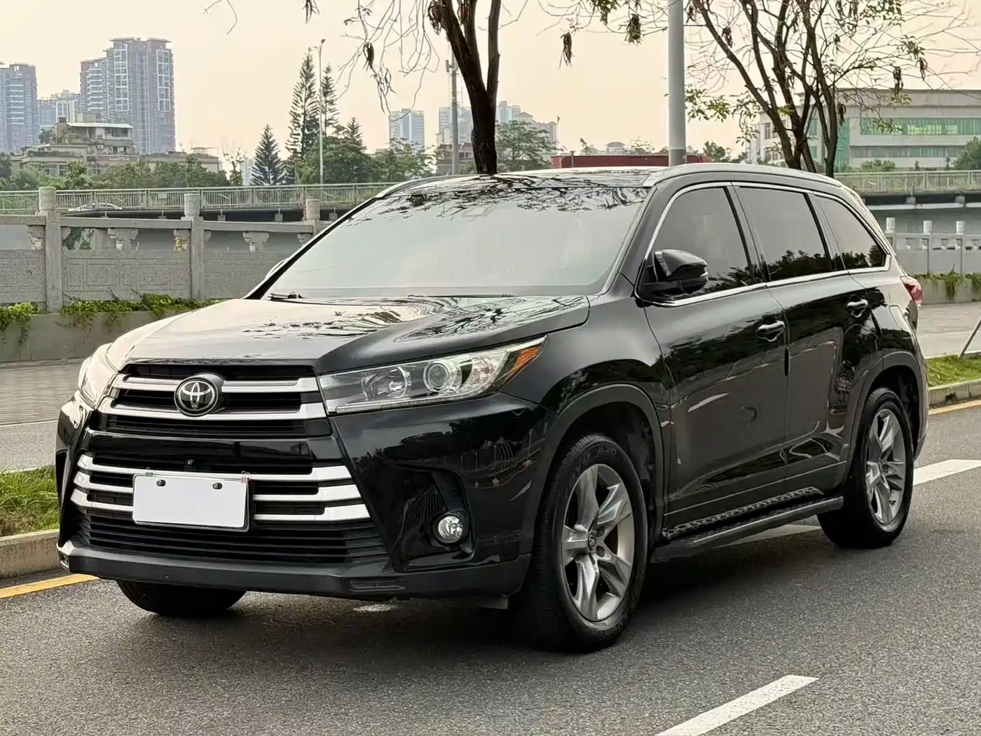 Toyota Highlander 2018 2.0T 2WD Luxury 7-seater (China V)