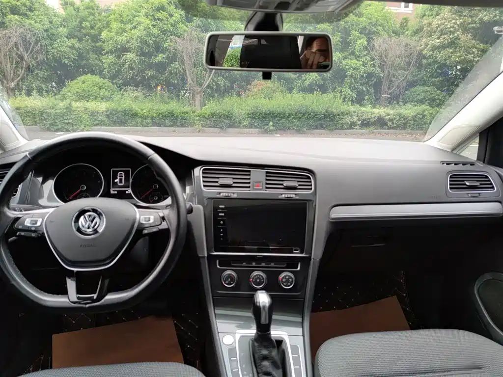 Volkswagen Golf 2020 Beloved Edition 280TSI DSG Comfort фото 8