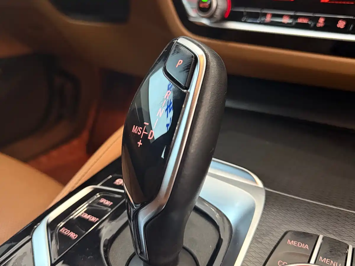 BMW 5 Series (Import) 2021 525i M Sport Package фото 27