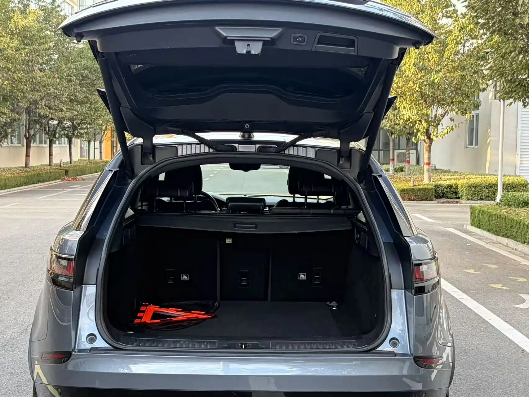 Photo 12 - Land Rover Range Rover Velar