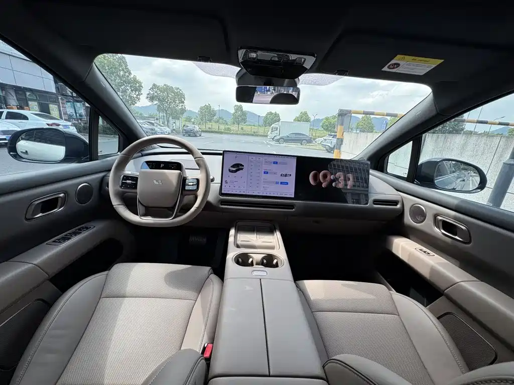 Li Auto i6 2026 2025 4WD Base Model