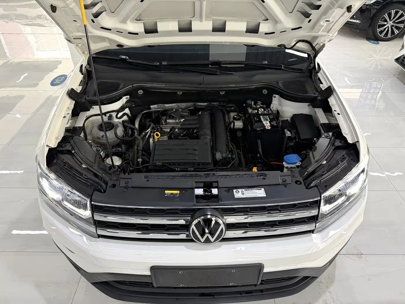 Volkswagen Tharu 2022 280TSI FWD Luxury Edition фото 14