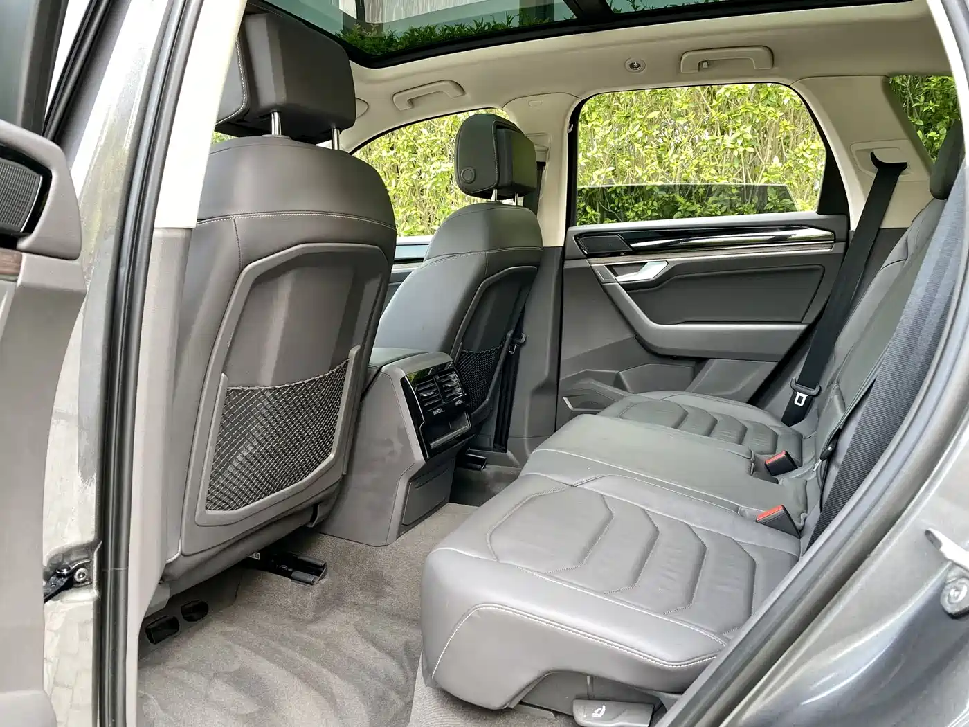 Volkswagen Touareg 2022 3.0TSI Rui Xiang Edition Gloss Black Sport Package фото 13