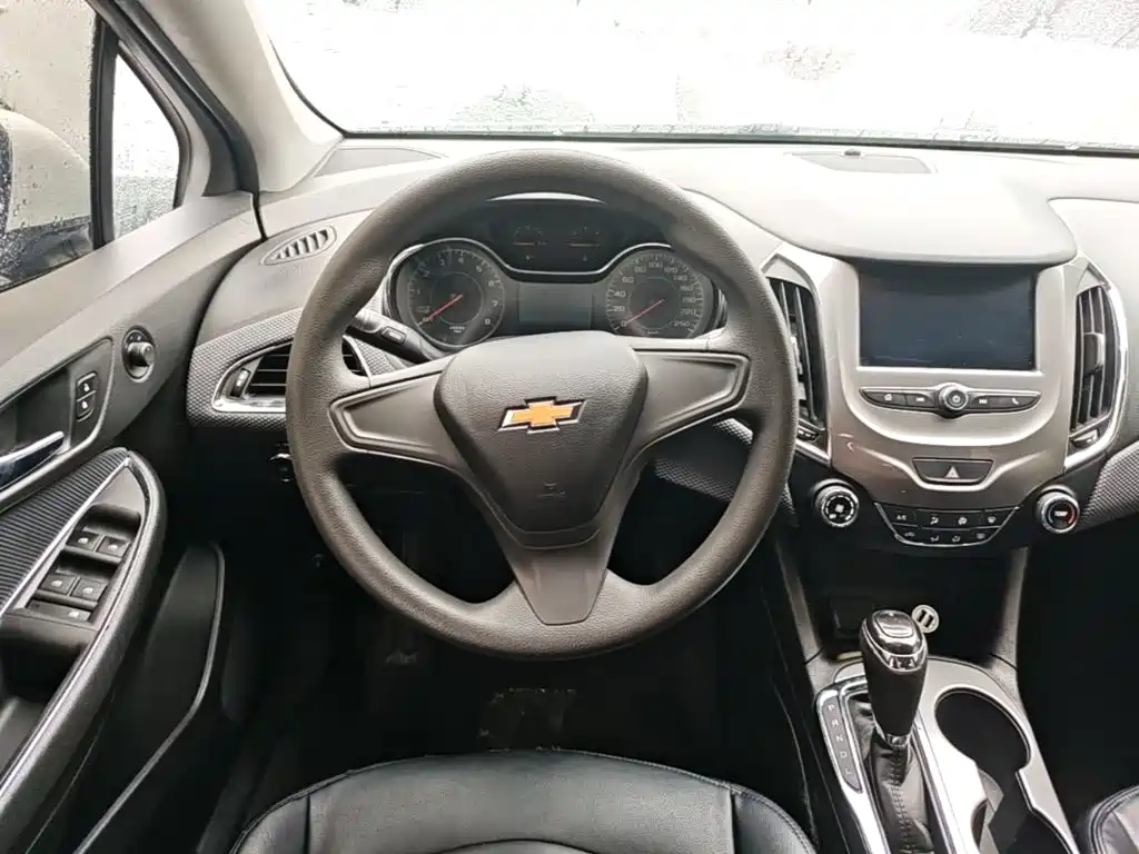 Chevrolet Cruze 2018 2018 320 Automatic Pioneer Sunroof Edition