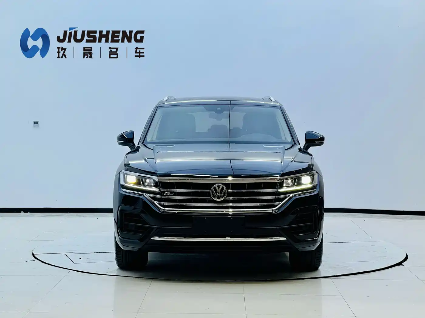 Volkswagen Touareg 2019 3.0TSI Sharp Edge Edition China VI фото 2