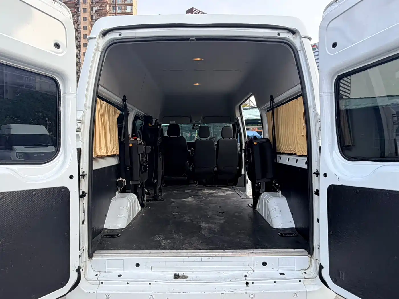 Jiangling JMC Fushun 2024 2023 2.0T Automatic Medium Wheelbase High Roof Commercial MPV 6 Seats