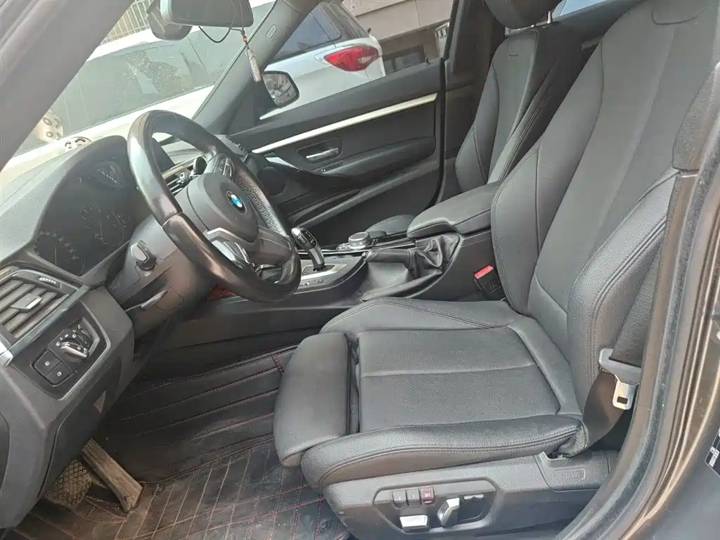 BMW 3 Series GT 2019 320i M Sport Package фото 11