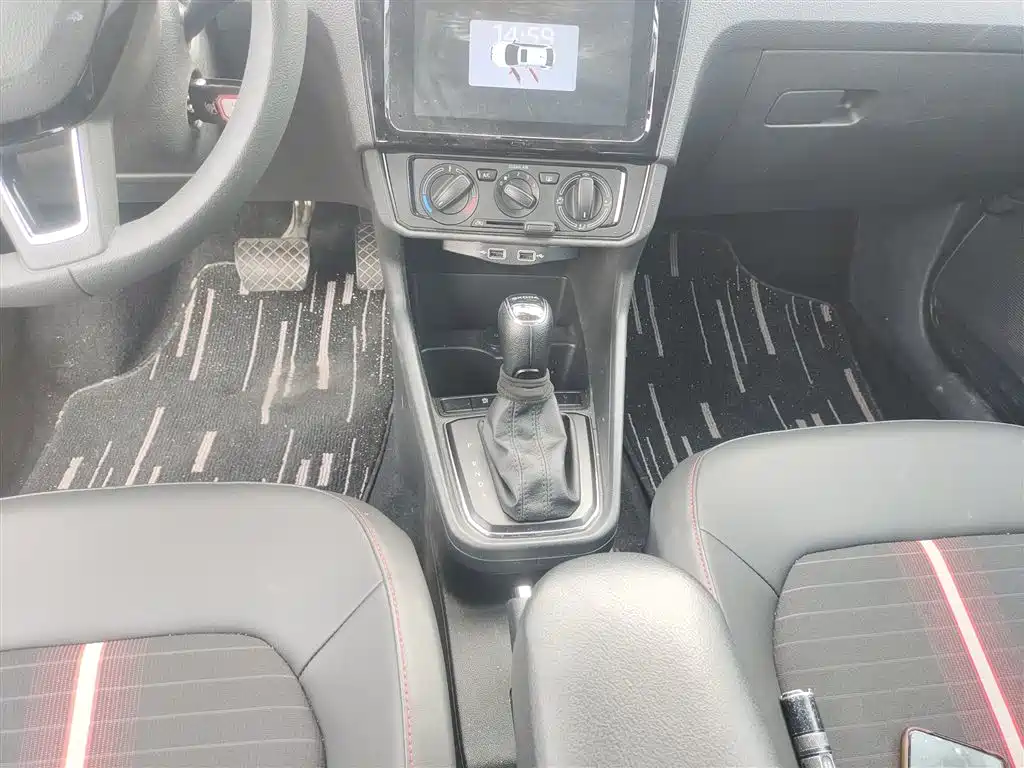 Škoda Skoda Rapid Spaceback 2020 1.5L Auto Comfort фото 10