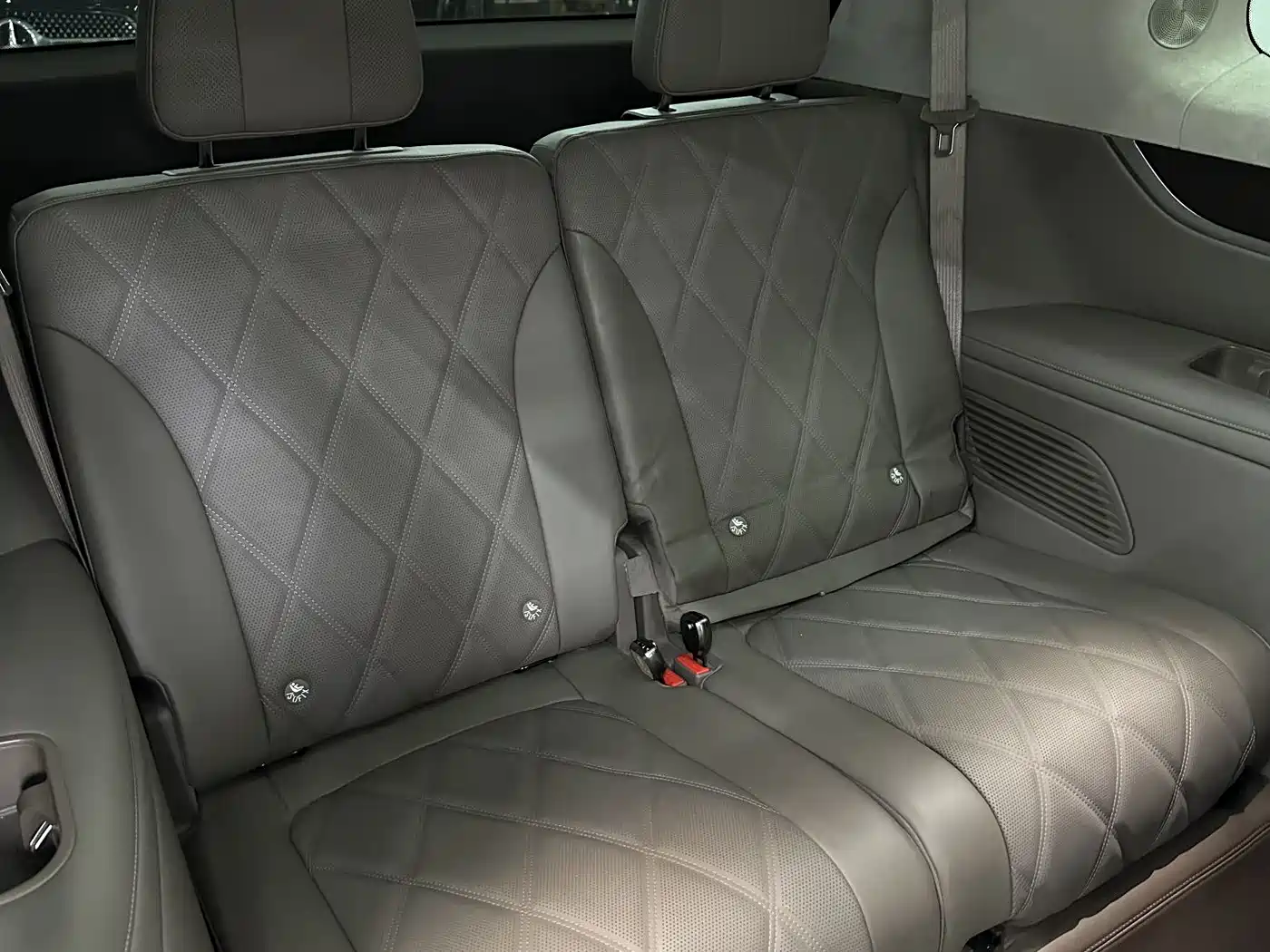 AITO Wenjie AITO M9 2025 Extended Range Max 52kWh 6-Seater фото 18