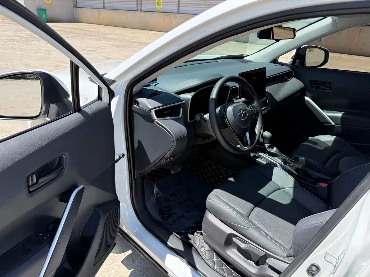 Toyota Frontlander 2024 2.0L CVT Leading Plus Edition фото 8
