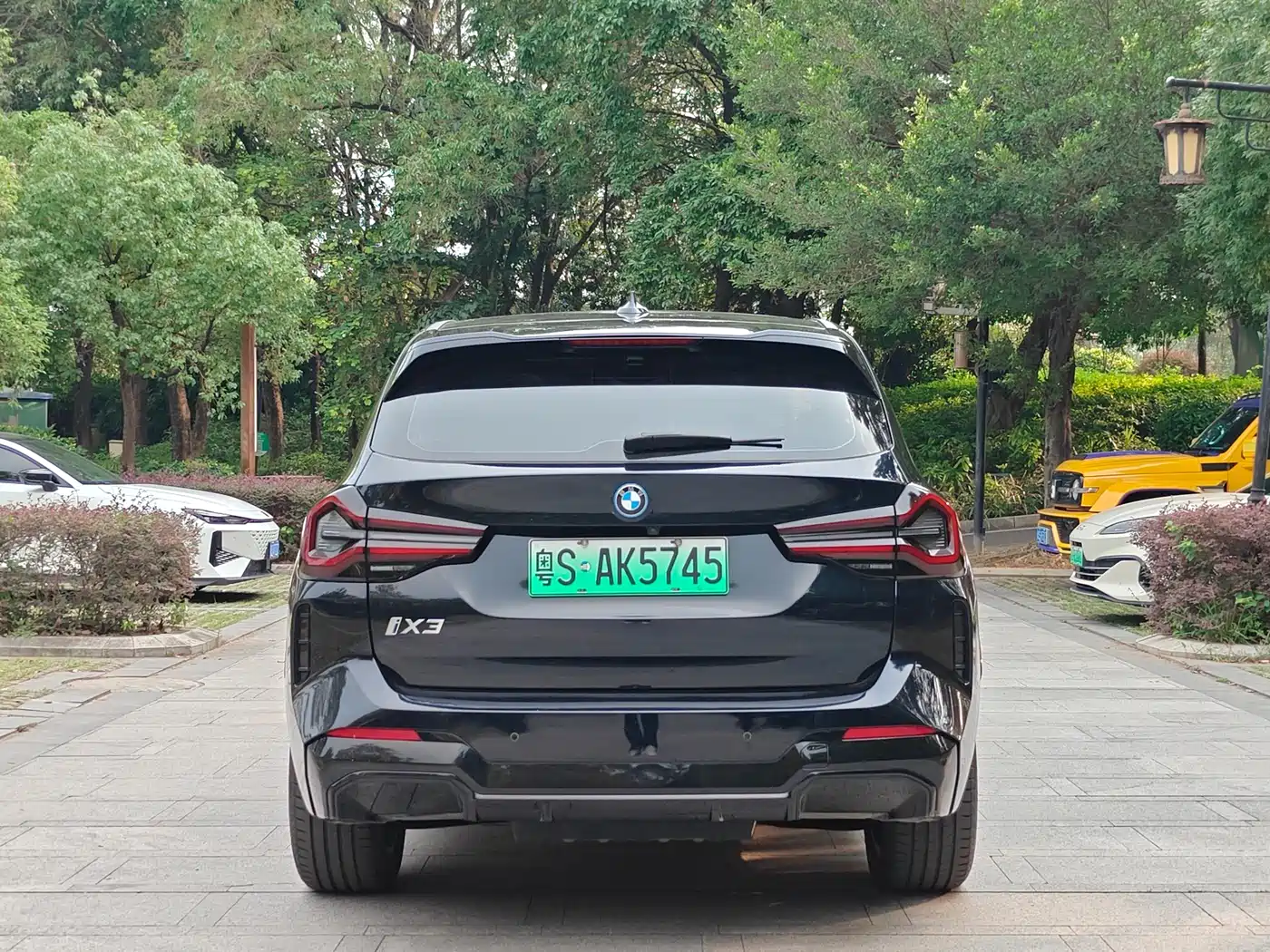BMW iX3 2024 Leading Edition фото 5