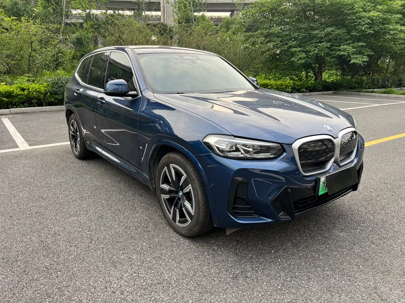 BMW iX3 2022 Leading Edition фото 3